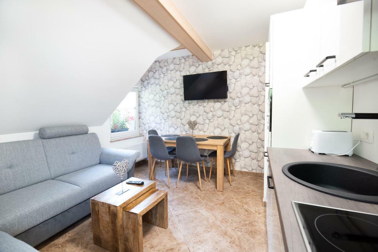 Grad Kamen Apartment *